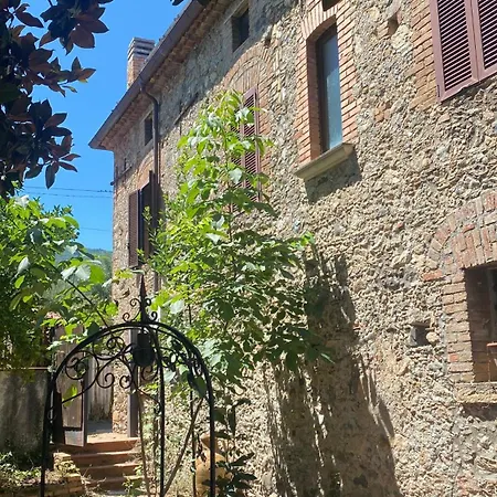 Il Casale بيت ضيافة Marano Marchesato